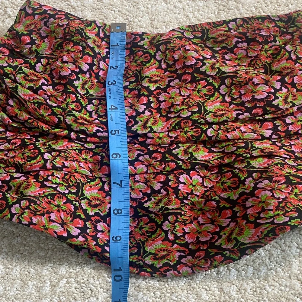 Zara Floral Crop Top in Black and Pink - Picture 8 of 8